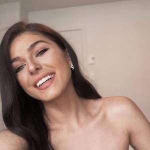 Meet your Posher, Emmanuelle